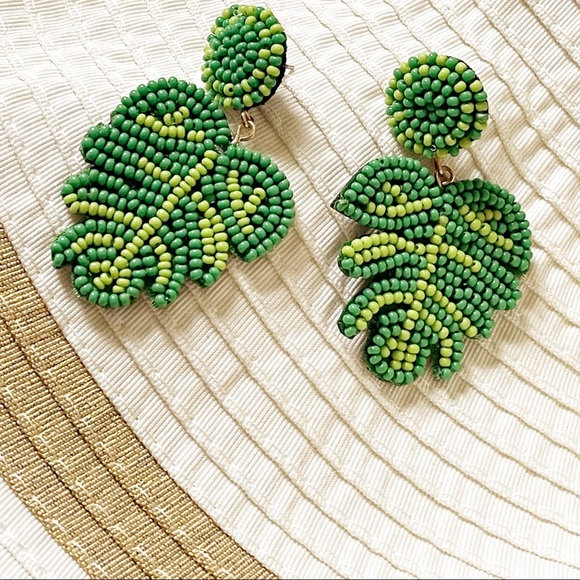 C&C Tropical Earings Beaded Monstera Leaf Plantita Earings - Picture 2 of 3